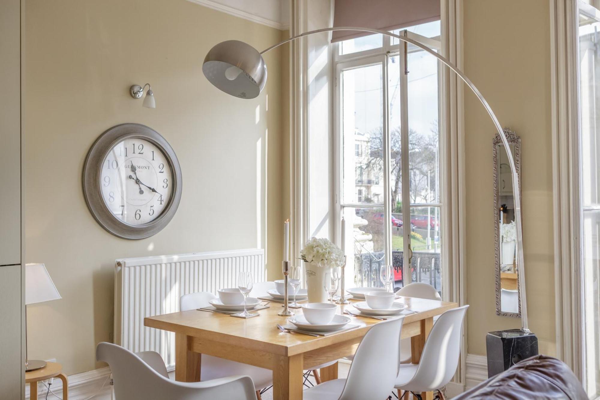 Burlington Beach Apartments ブライトン 部屋 写真