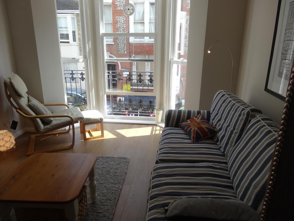 Burlington Beach Apartments ブライトン 部屋 写真
