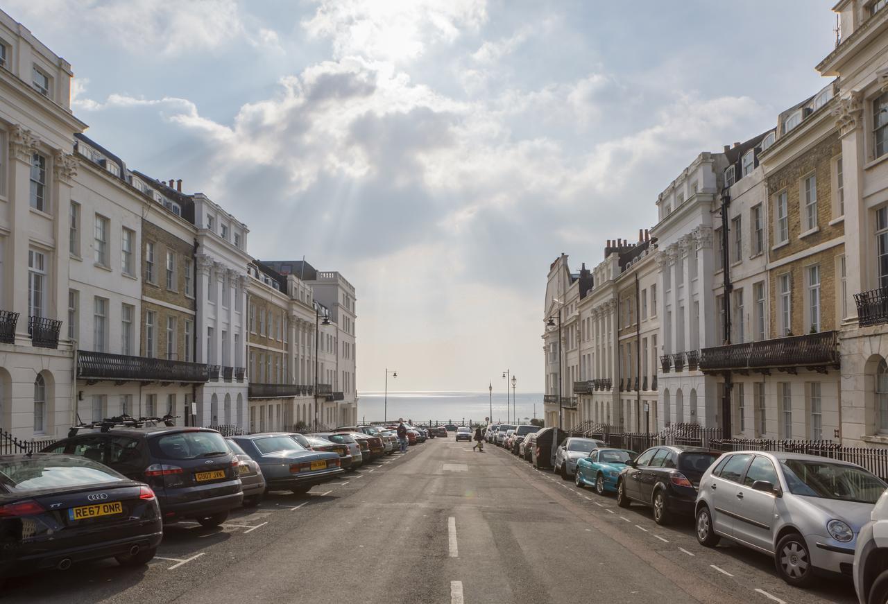 Burlington Beach Apartments ブライトン 部屋 写真
